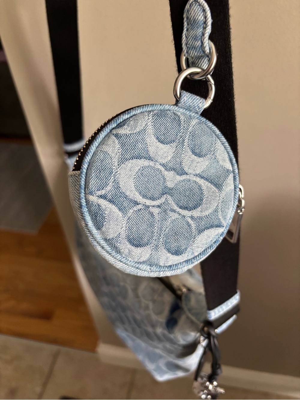 Coach Finn Crossbody in Loved Signature Denim Like New - Picture 3 of 15